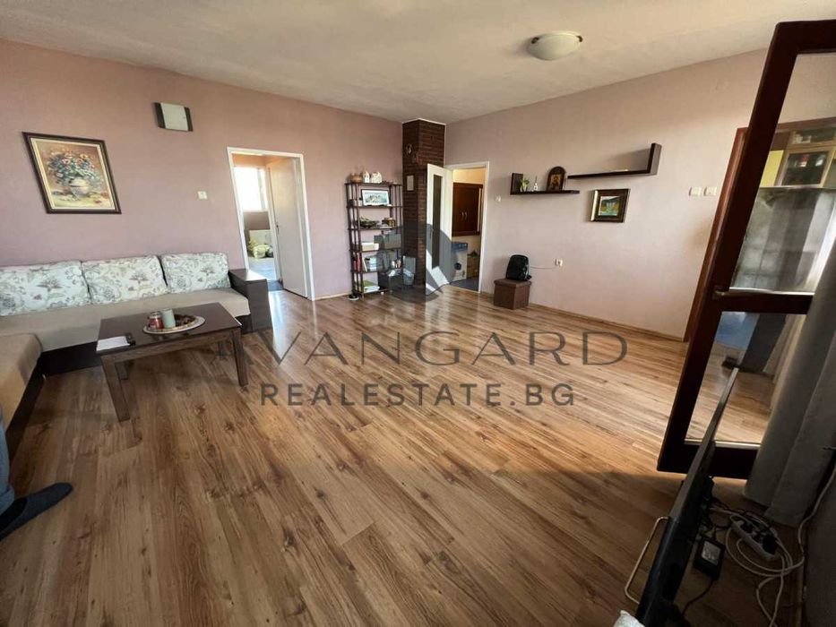 Продава се Тристаен апартамент в Пловдив, Тракия - 91 кв.м за 1726 €/кв.м - Снимка #1