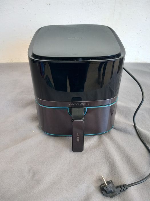 Friteuză cu aer Cecotec NO 03318 pentru piese