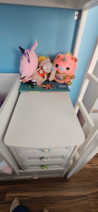 Продавам скрин за детска стая