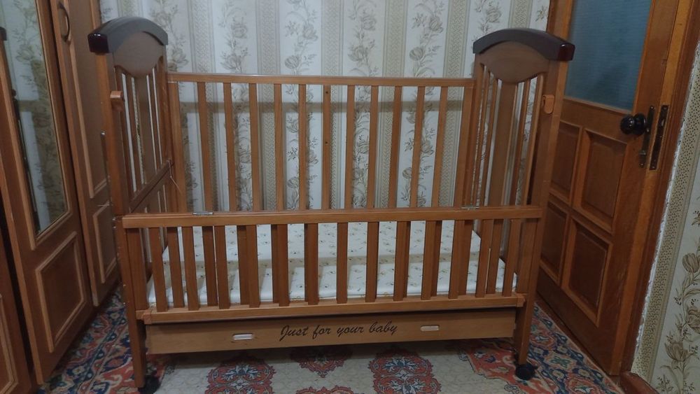 Детская кроватка