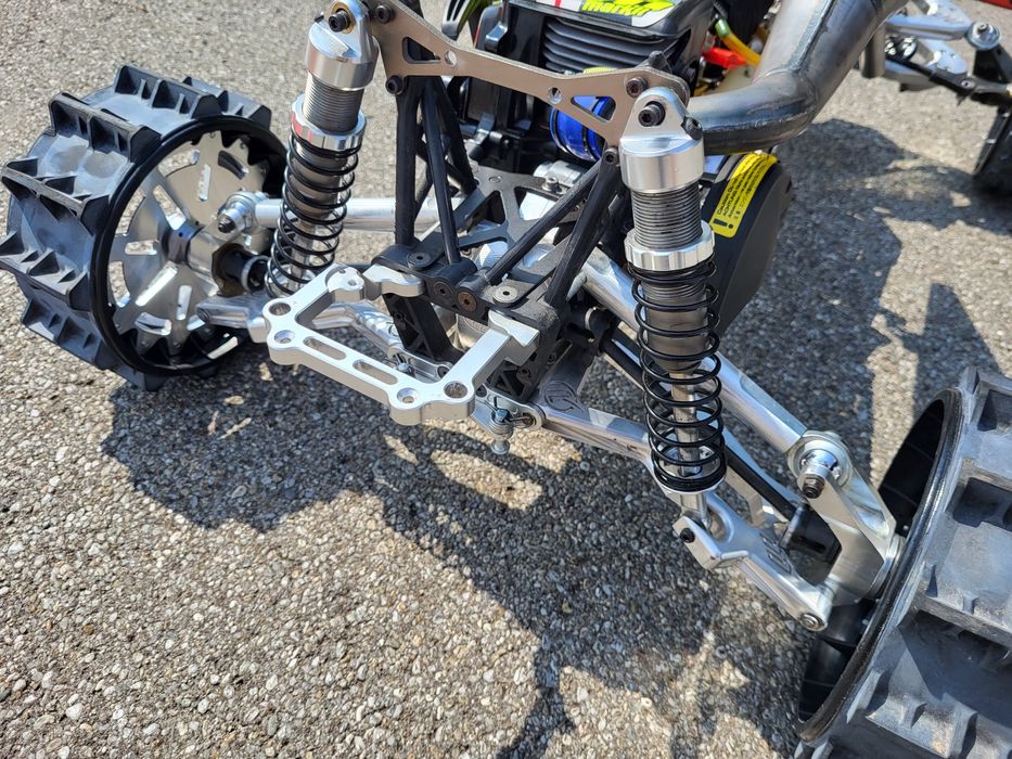 Automodel HPI Baja 1:5 motor 32cc modificat