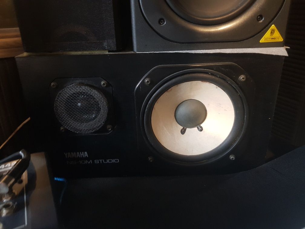 Yamaha kalonka manitor Studio uchun Sotiladi  bir dona