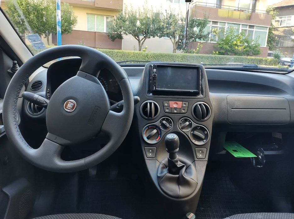 Продавам Fiat panda 1.1i