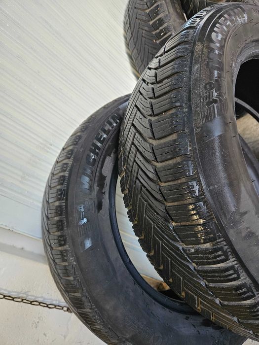 Зимни гуми Michelin 205/60 16R карани 2 зими 4 броя