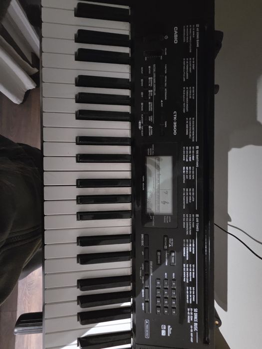 Пиано CASIO CKT-3500 със стойка