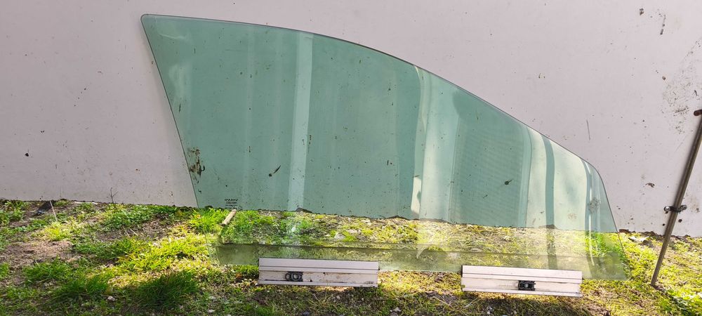 Волво в 70 2004 стъкло за врата ляво