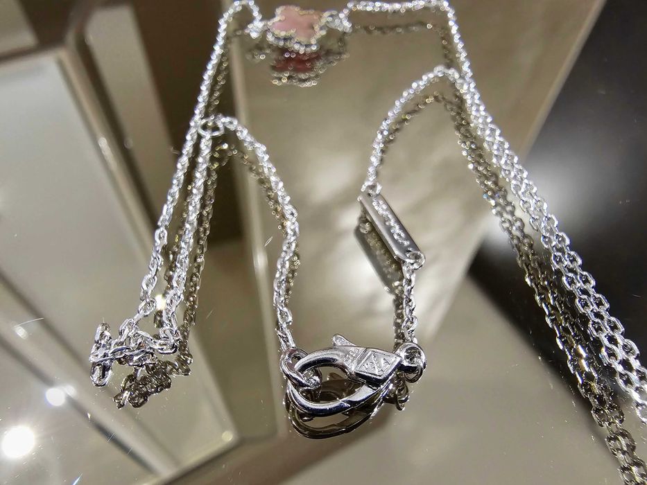 Van Cleef & Arpels VCA Silver Pink Opal Sweet Alhambra Дамско Колие