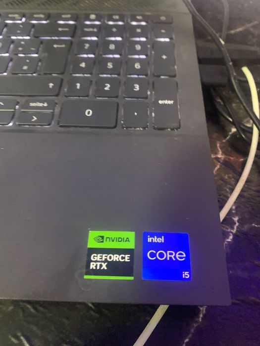 Laptop dellxAlienware placa video 3050 procesor intel i5 display spart