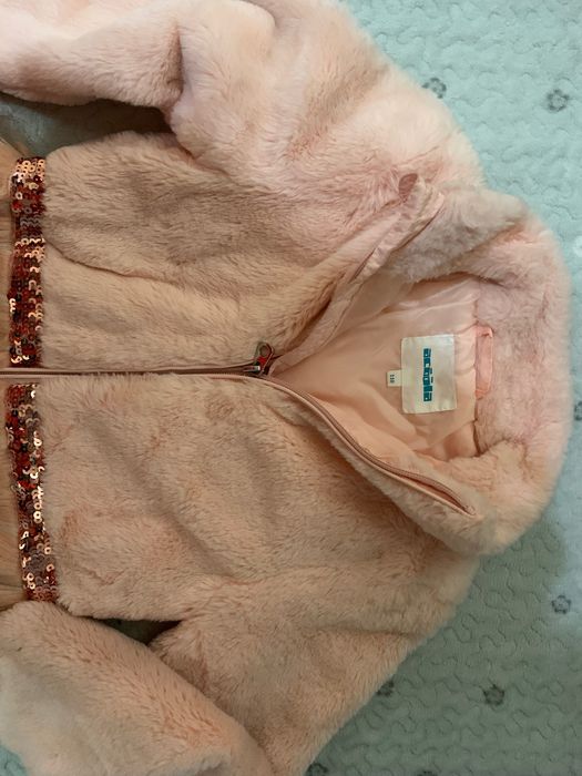 Одежда для девочек.Пальто.Курточка