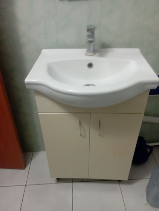 Раковина с тумбой