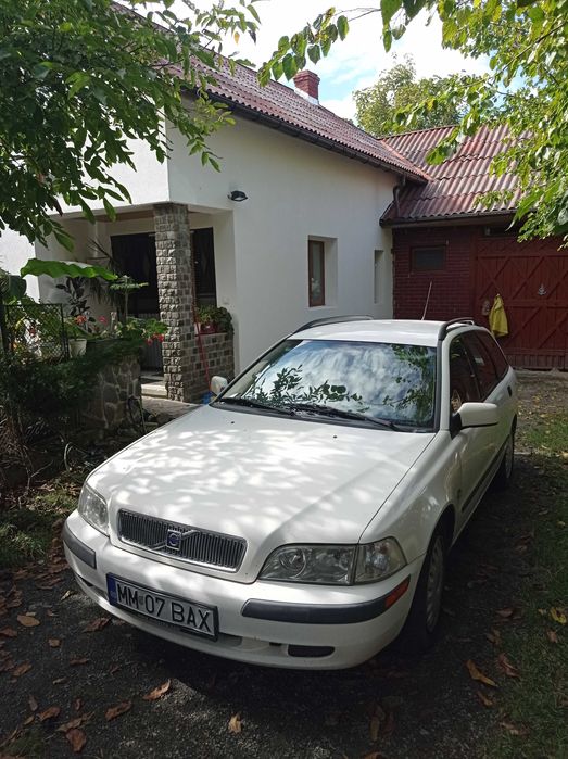 Vând Volvo V40 an 2001