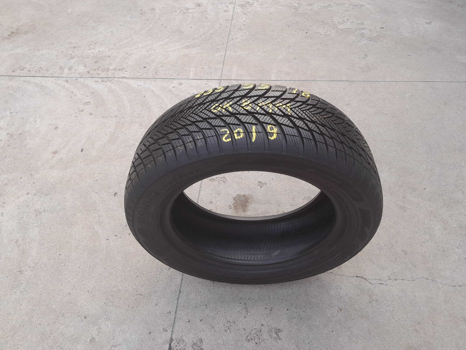 O anvelopa de iarna 235 55 18 bridgestone blizzak LM 001 profil 8 mm