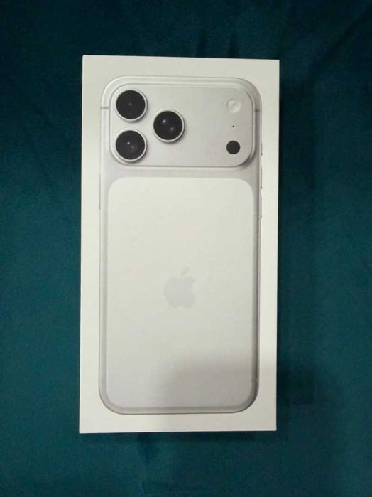 Iphone 17 Pro Max Silver , Sigilat