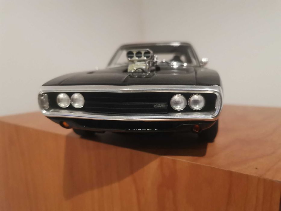 1:18 Hot wheels elite dodge charger