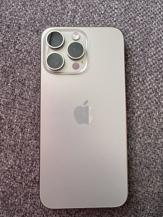 Vand iPhone 15 Pro Max