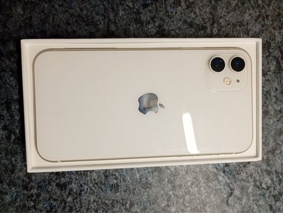 Продавам айфон в много добро състояние