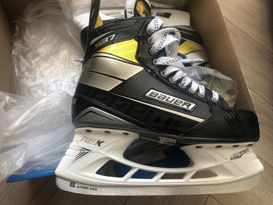 Продам абсолюно новые коньки S37, полупрофессионального уровня!