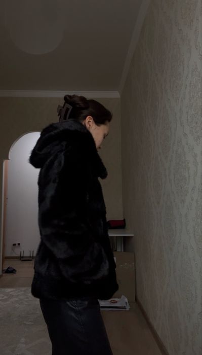 Продаю норковаю шубу из натурального меха