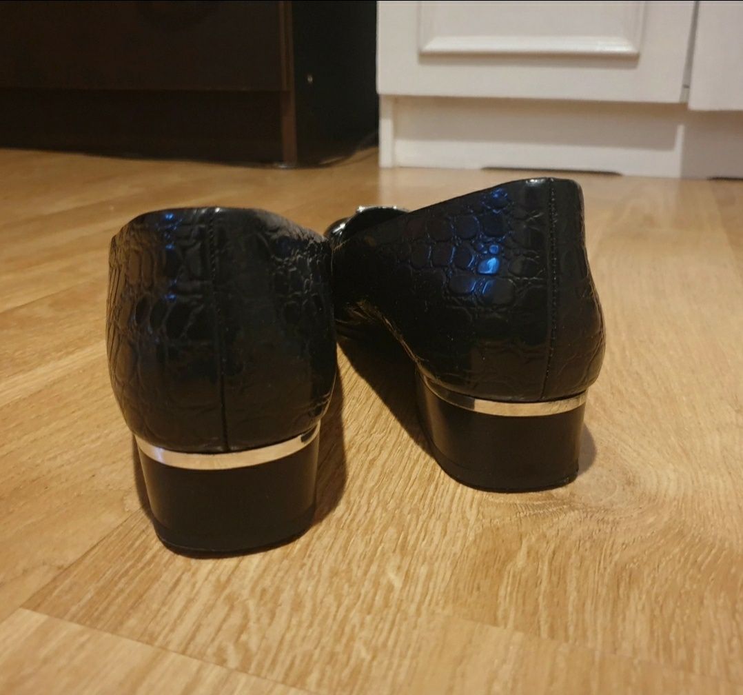 Pantofi lăcuiți negri Dorndorf 40,5
