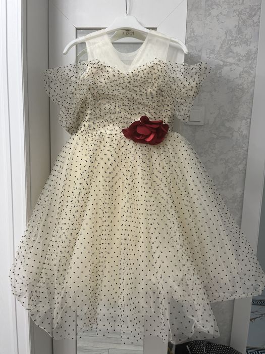 Шикарное платье на девочку