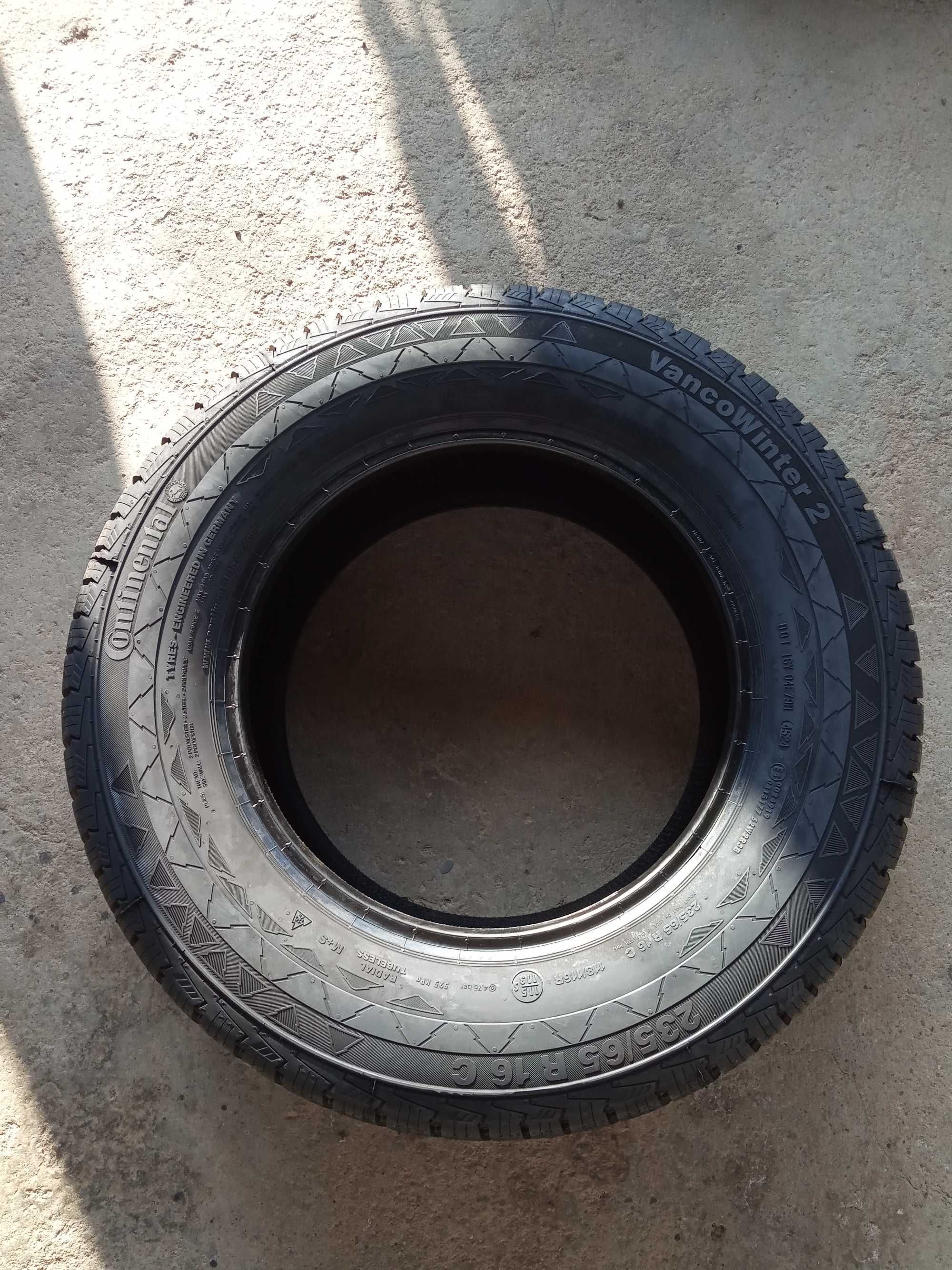 Нови 235/65R16C Continental VancoWinter2 118R 10PR DOT4524 330лв.С ДДС