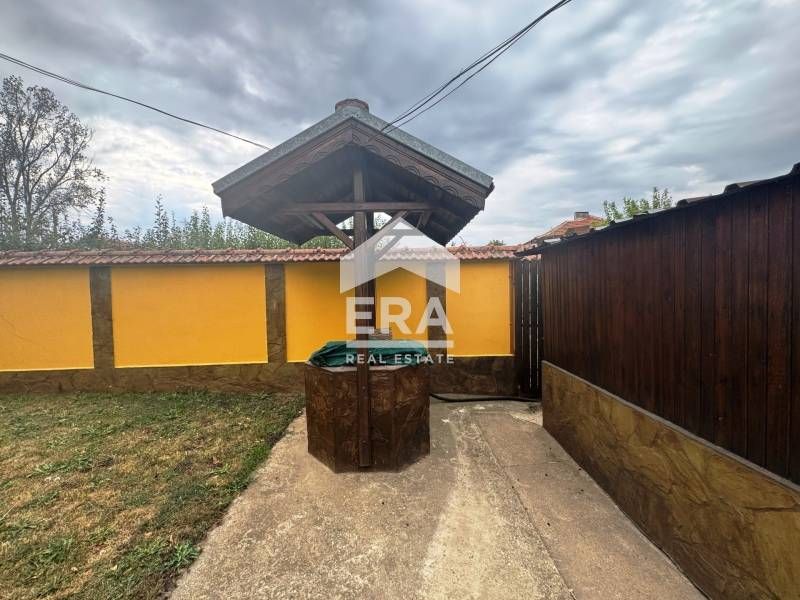 Страхотна семейна къща в с. Сандровo