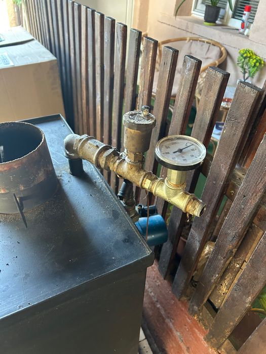 Камина с водна риза,помпа