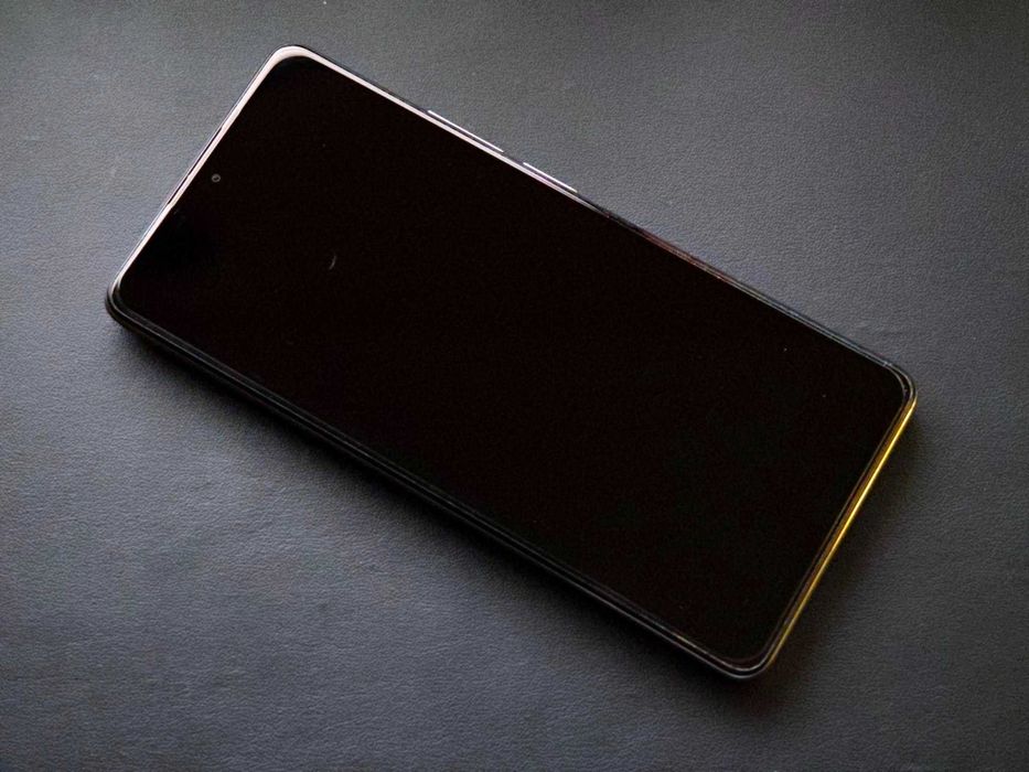 Продавам Xiaomi 11Т Pro 5G 256GB