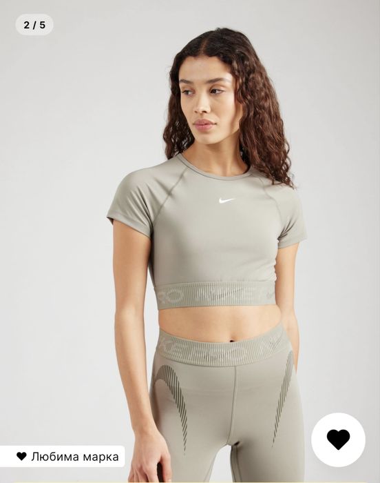 Дамски спортен топ Nike