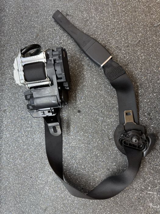 Mercedes W223 Преден ляв колан