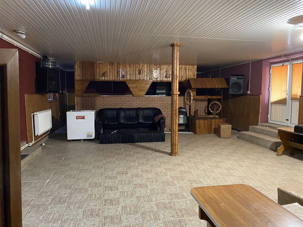 Casa cu spatiu comercial