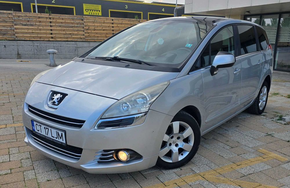 Peugeot 5008 din 2014 7 locuri