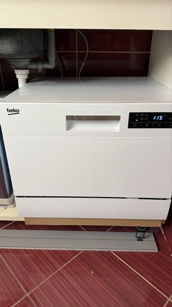 Masina de spalat vase compacta Beko