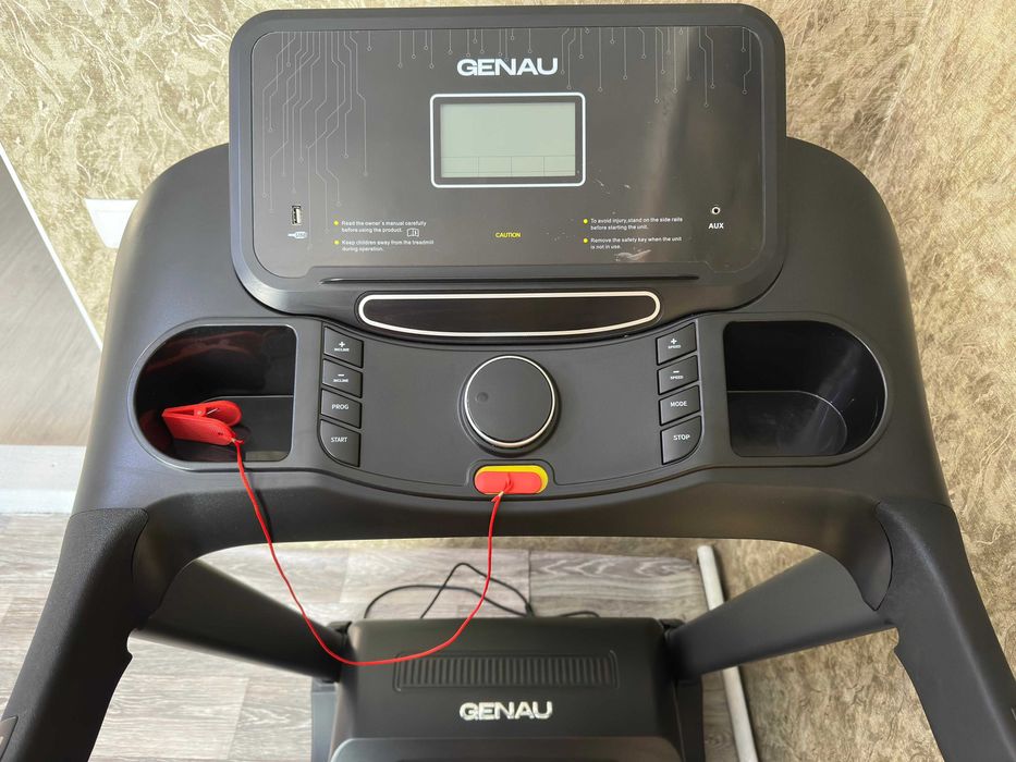 Продам беговую дорожку Genau Everest D1000S Pro