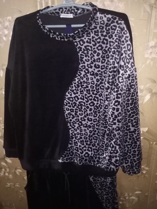 Женский велюровый костюм 54-56 размер