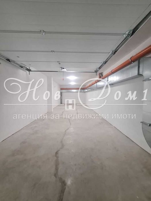 Двоен Гараж / Център / Лесно Маневриране / Автоматична Врата !!