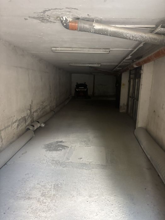 Гараж срещу кабинков лифт