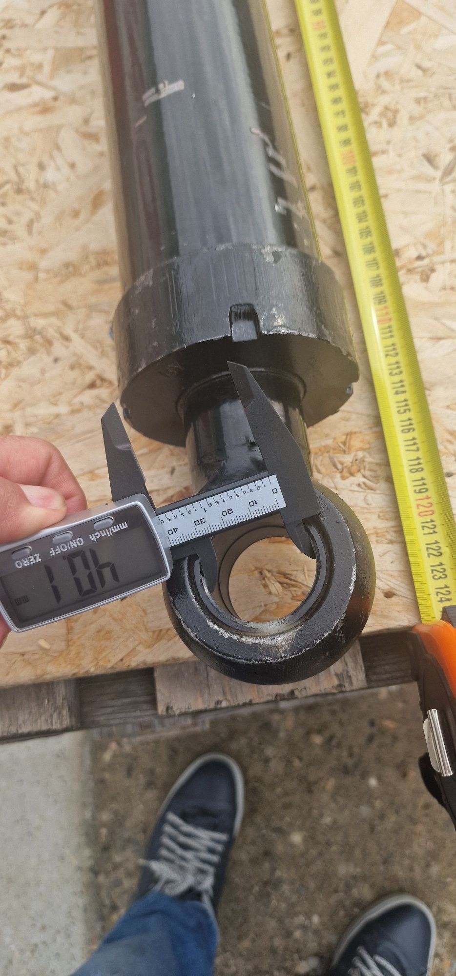 Cilindru hidraulic 1.20 m lungime tija 50 mm grosime bolturi 40 mm gro
