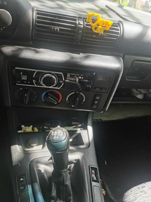 BMW Продава Хечбек