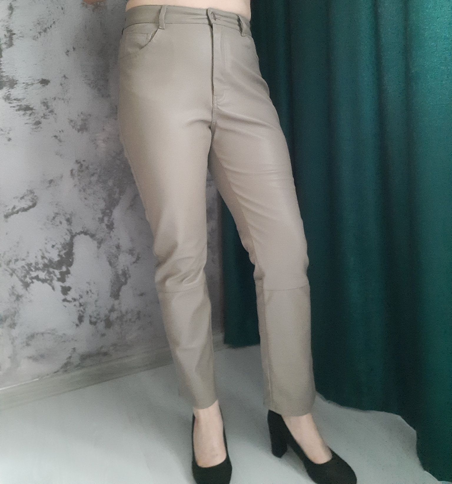 Pantalon piele, marca H&M, achiziție UK, mărimea L/40