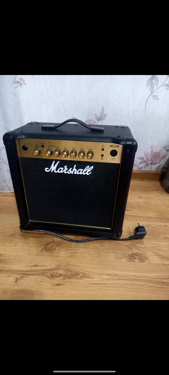 Комбо усилитель Marshall MG15R