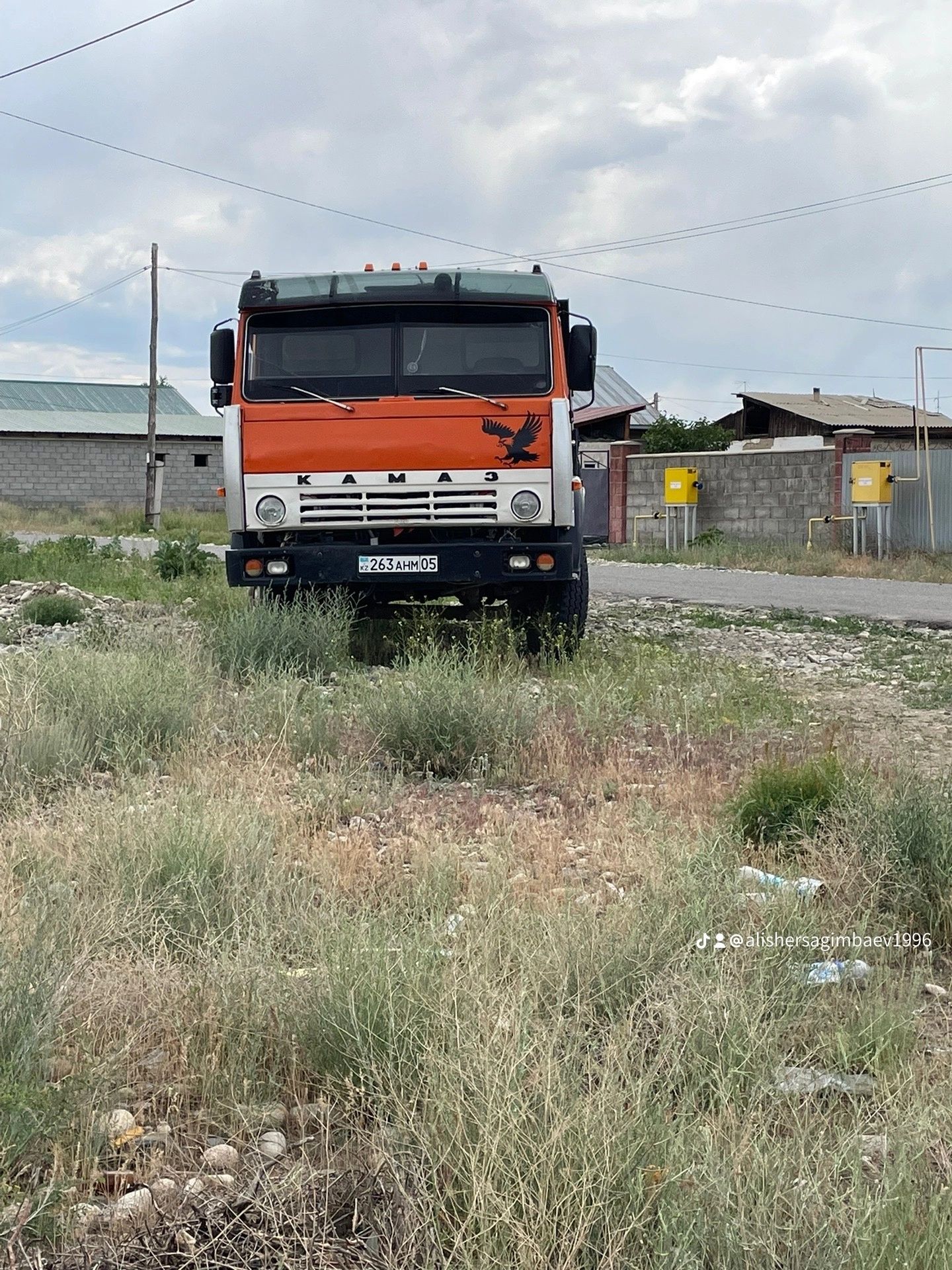 Доставка Камаз 15тонн Гравий сникерс, Песок, Глина, Баласт