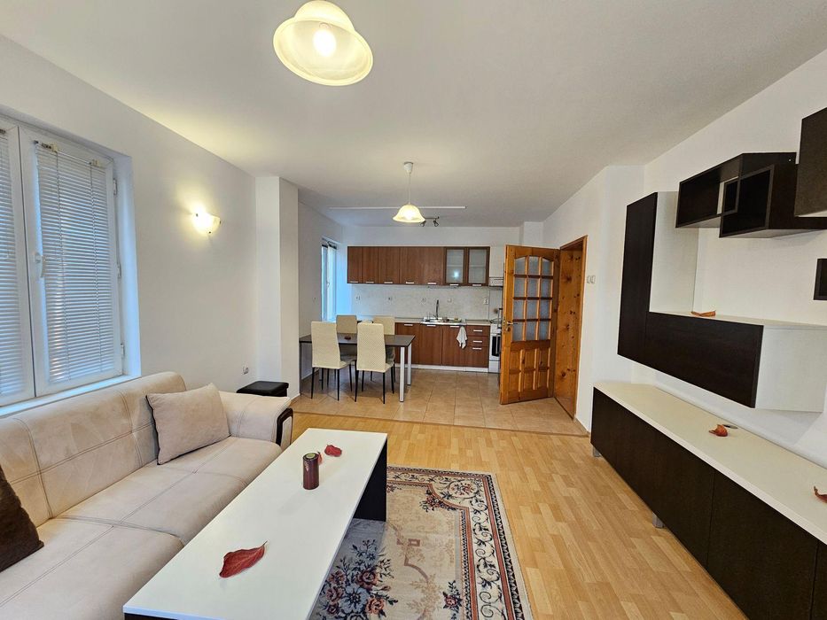 Дава се под наем Тристаен апартамент в Пловдив, Център - 100 кв.м за 612 € - Снимка #4