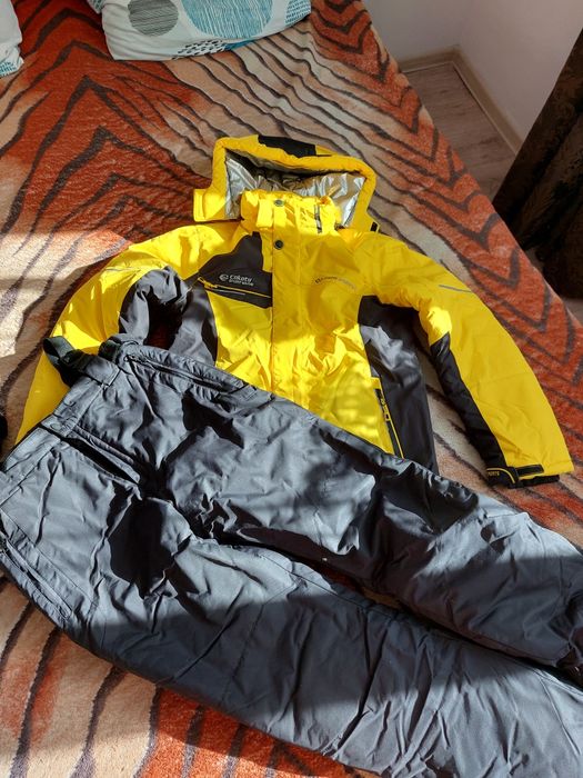 Продам комбинезон зимний