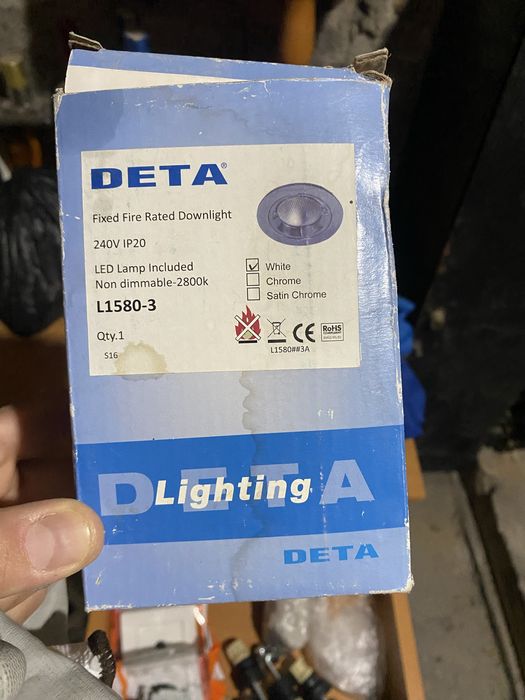 Плафон DETA вградена лампа за таван!