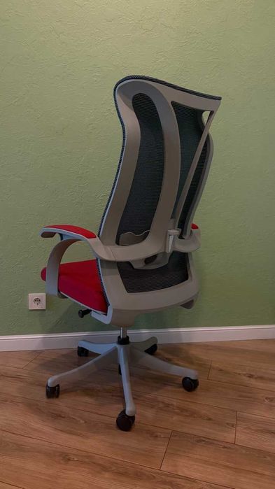 Компьютерное кресло