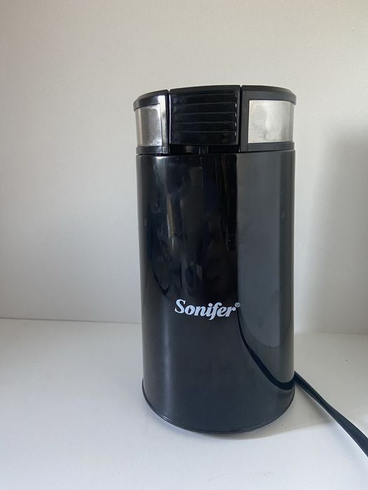 Кофемолка Sonifer SF-3526 черный