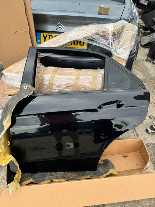 Vând portiere stanga față,spate Mercedes W212 -2013