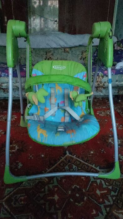 Продам детскую электронную качелю первому покупателю отдам за 10000 в