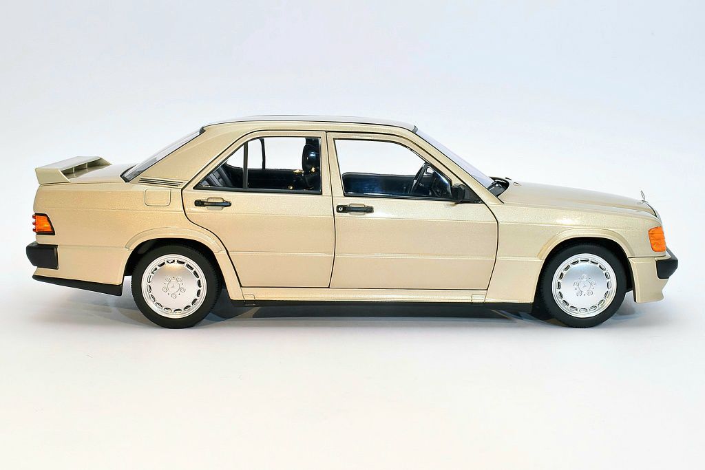 Macheta Mercedes-Benz 190 E Norev